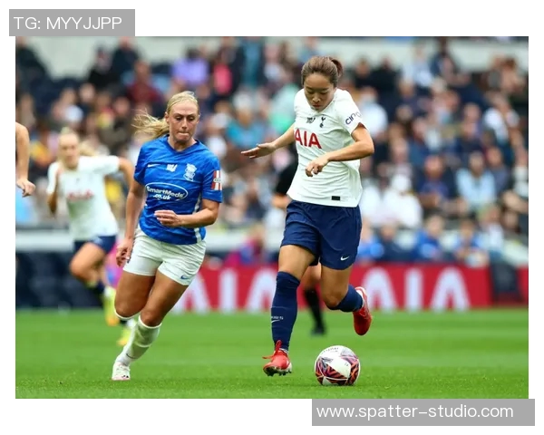 21岁足球新星崛起盘点今年最具潜力的年轻球员与他们的辉煌成就